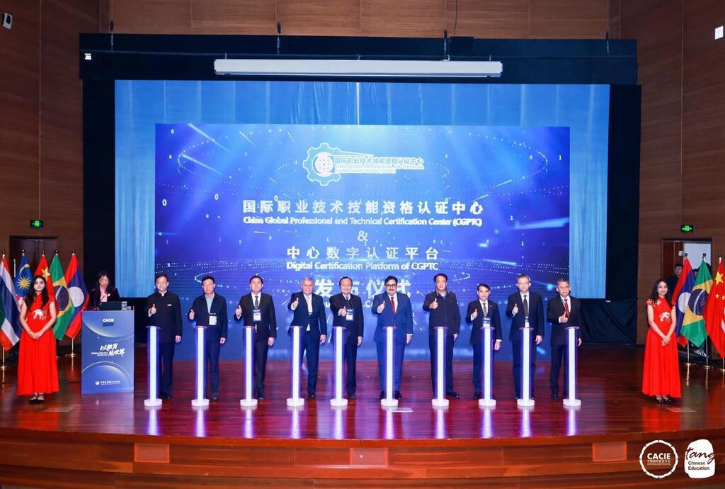 Mário Motta traz investimento milionário para estudantes catarinenses