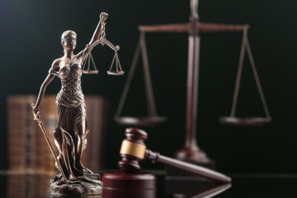 Homem que atirou pedra no irmão mas atingiu e causou morte do próprio pai é condenado